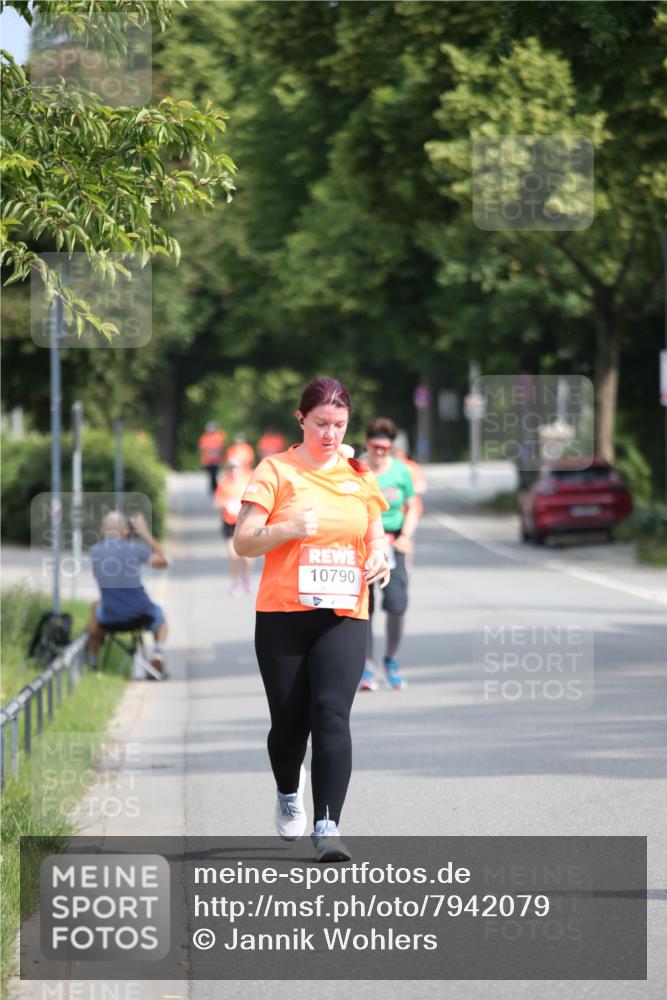 15.06.2025 - REWE Women's Run Jannik Wohlers http://msf.ph/oto/7942079 15.06.2025 09:59:54 Laufen 10790 meine-sportfotos.de