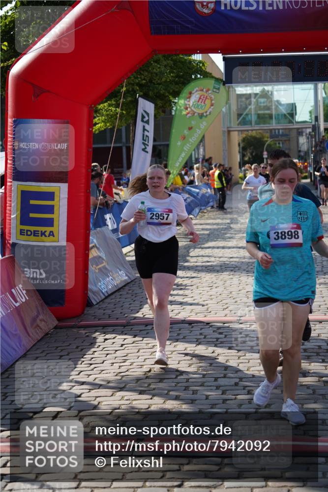 13.06.2025 - Holstenköstenlauf Felixshl http://msf.ph/oto/7942092 13.06.2025 18:07:51 Laufen 2647, 2957, 3106, 3243, 3283, 3624, 3802, 3865, 3898 meine-sportfotos.de