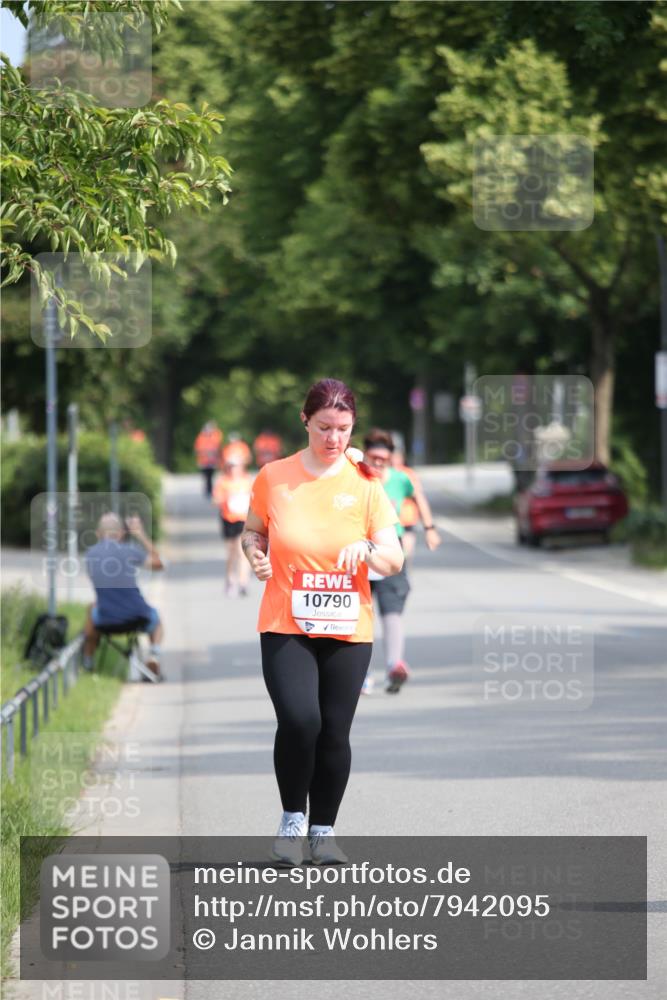 15.06.2025 - REWE Women's Run Jannik Wohlers http://msf.ph/oto/7942095 15.06.2025 09:59:54 Laufen 10790 meine-sportfotos.de