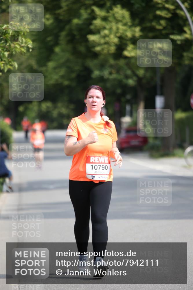 15.06.2025 - REWE Women's Run Jannik Wohlers http://msf.ph/oto/7942111 15.06.2025 09:59:56 Laufen 10790 meine-sportfotos.de