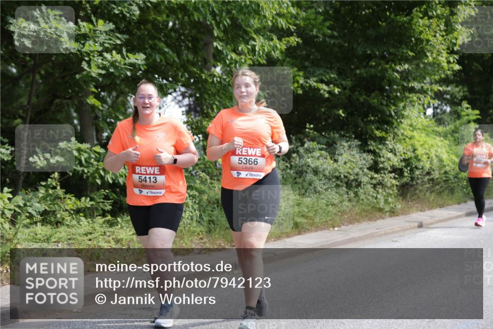 15.06.2025 - REWE Women's Run Jannik Wohlers http://msf.ph/oto/7942123 15.06.2025 10:15:49 Laufen 5413, 5366 meine-sportfotos.de