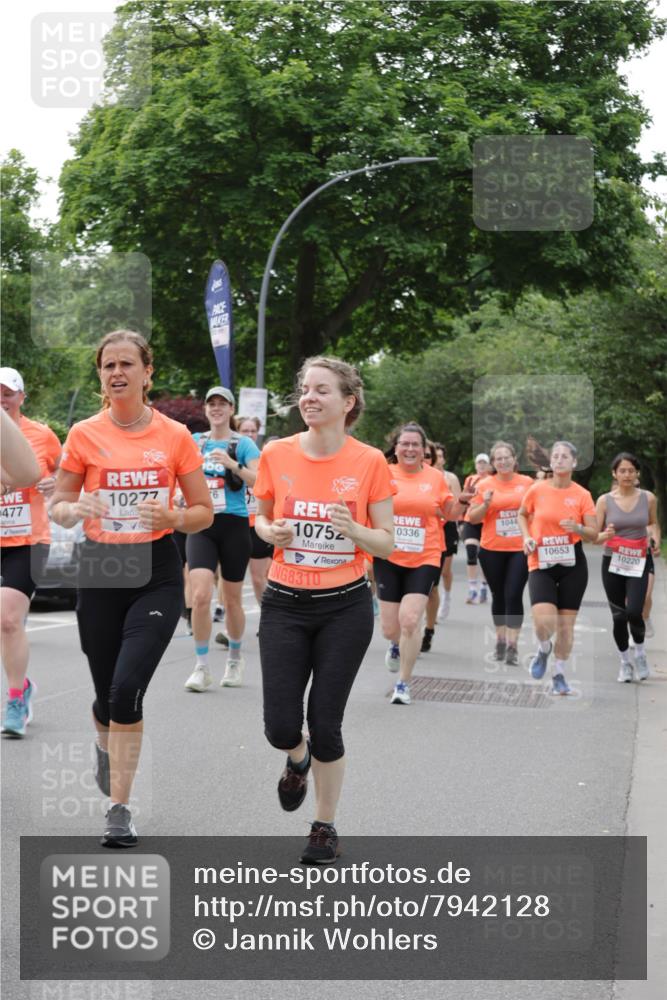 15.06.2025 - REWE Women's Run Jannik Wohlers http://msf.ph/oto/7942128 15.06.2025 08:28:29 Laufen 477, 10277, 10752, 8310, 1044, 0336, 10653, 10220 meine-sportfotos.de