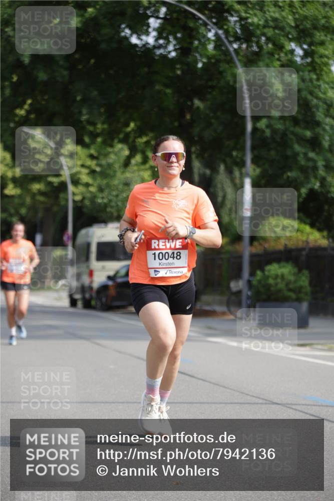 15.06.2025 - REWE Women's Run Jannik Wohlers http://msf.ph/oto/7942136 15.06.2025 08:46:36 Laufen 10048 meine-sportfotos.de