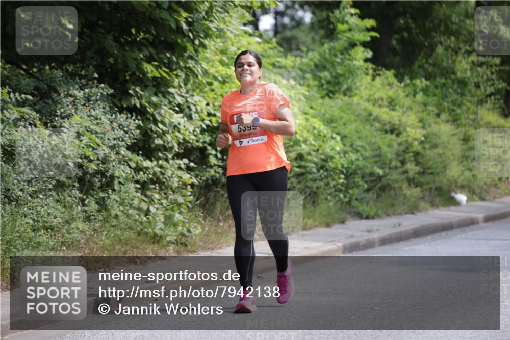15.06.2025 - REWE Women's Run Jannik Wohlers http://msf.ph/oto/7942138 15.06.2025 10:15:50 Laufen 5395 meine-sportfotos.de