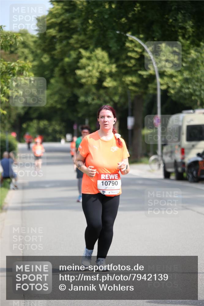 15.06.2025 - REWE Women's Run Jannik Wohlers http://msf.ph/oto/7942139 15.06.2025 09:59:57 Laufen 10790 meine-sportfotos.de
