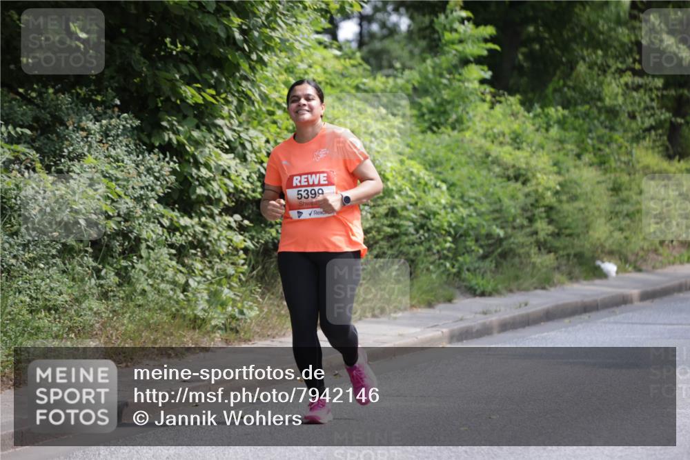 15.06.2025 - REWE Women's Run Jannik Wohlers http://msf.ph/oto/7942146 15.06.2025 10:15:51 Laufen 5399 meine-sportfotos.de