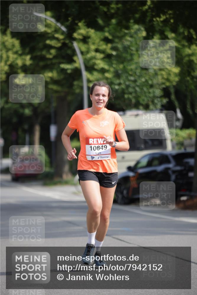 15.06.2025 - REWE Women's Run Jannik Wohlers http://msf.ph/oto/7942152 15.06.2025 08:46:38 Laufen 10849 meine-sportfotos.de