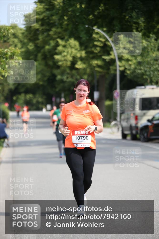 15.06.2025 - REWE Women's Run Jannik Wohlers http://msf.ph/oto/7942160 15.06.2025 09:59:57 Laufen 10790 meine-sportfotos.de