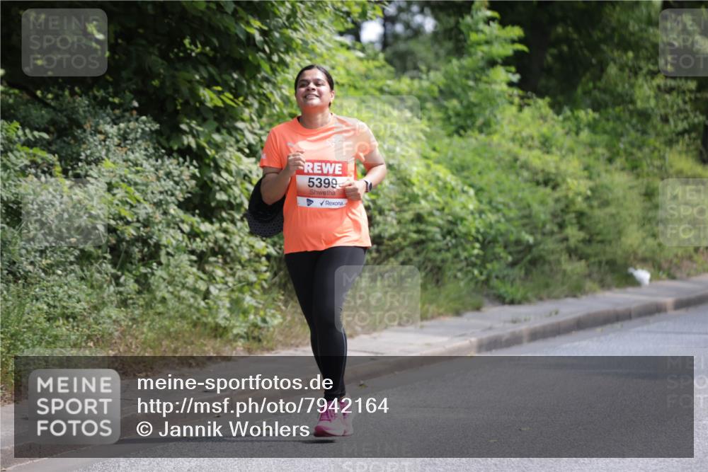 15.06.2025 - REWE Women's Run Jannik Wohlers http://msf.ph/oto/7942164 15.06.2025 10:15:51 Laufen 5399 meine-sportfotos.de