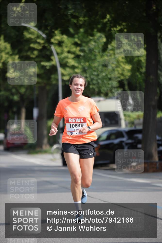 15.06.2025 - REWE Women's Run Jannik Wohlers http://msf.ph/oto/7942166 15.06.2025 08:46:38 Laufen 10849 meine-sportfotos.de