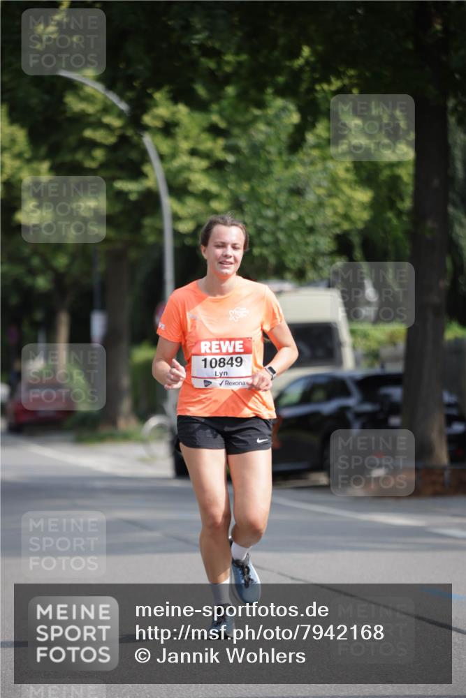 15.06.2025 - REWE Women's Run Jannik Wohlers http://msf.ph/oto/7942168 15.06.2025 08:46:38 Laufen 10849 meine-sportfotos.de