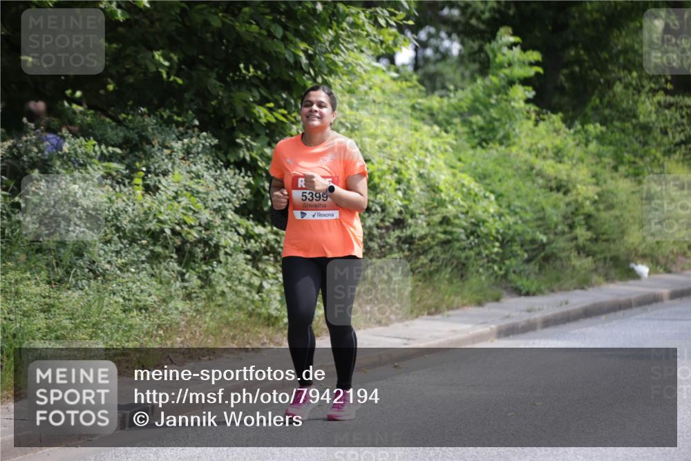 15.06.2025 - REWE Women's Run Jannik Wohlers http://msf.ph/oto/7942194 15.06.2025 10:15:51 Laufen 5399 meine-sportfotos.de