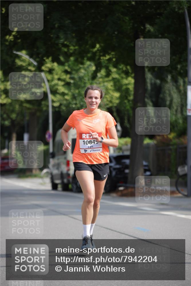 15.06.2025 - REWE Women's Run Jannik Wohlers http://msf.ph/oto/7942204 15.06.2025 08:46:39 Laufen 10849 meine-sportfotos.de