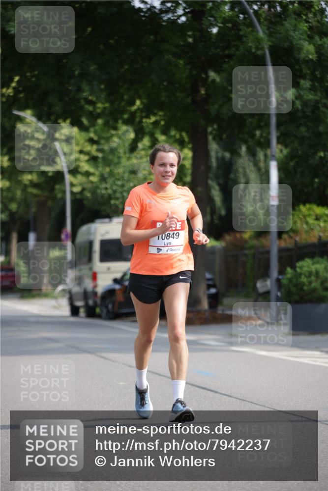 15.06.2025 - REWE Women's Run Jannik Wohlers http://msf.ph/oto/7942237 15.06.2025 08:46:39 Laufen 10849 meine-sportfotos.de