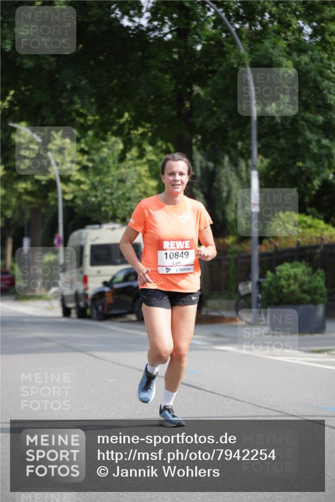 15.06.2025 - REWE Women's Run Jannik Wohlers http://msf.ph/oto/7942254 15.06.2025 08:46:39 Laufen 10849 meine-sportfotos.de