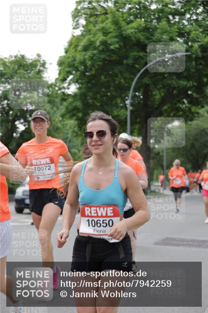 15.06.2025 - REWE Women's Run Jannik Wohlers http://msf.ph/oto/7942259 15.06.2025 08:28:34 Laufen 10072, 10650 meine-sportfotos.de
