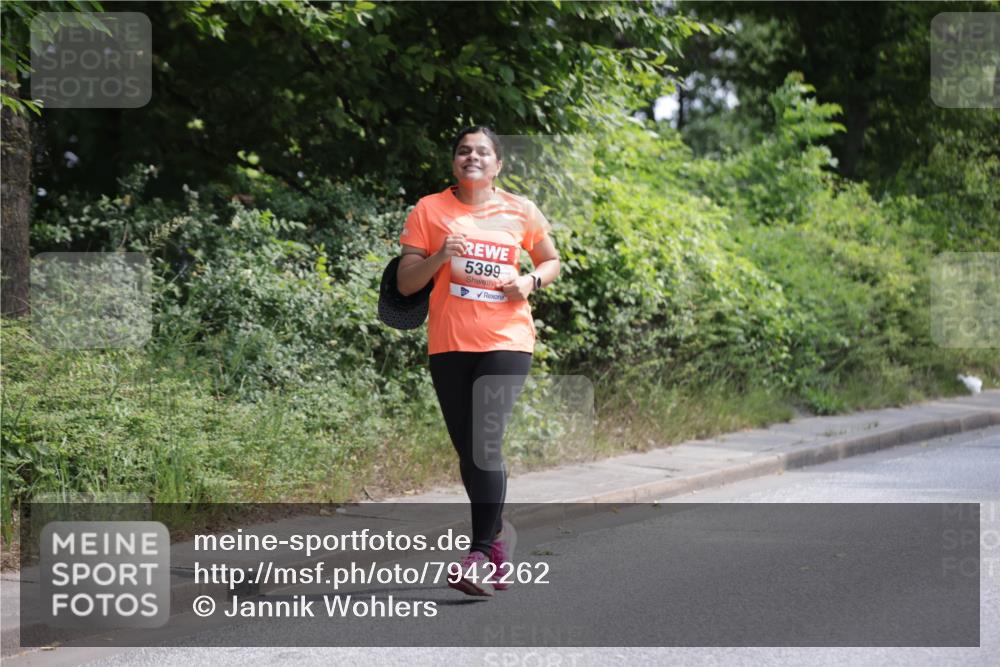 15.06.2025 - REWE Women's Run Jannik Wohlers http://msf.ph/oto/7942262 15.06.2025 10:15:52 Laufen 5399 meine-sportfotos.de