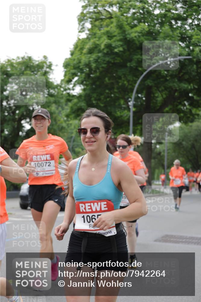 15.06.2025 - REWE Women's Run Jannik Wohlers http://msf.ph/oto/7942264 15.06.2025 08:28:34 Laufen 10072, 106 meine-sportfotos.de