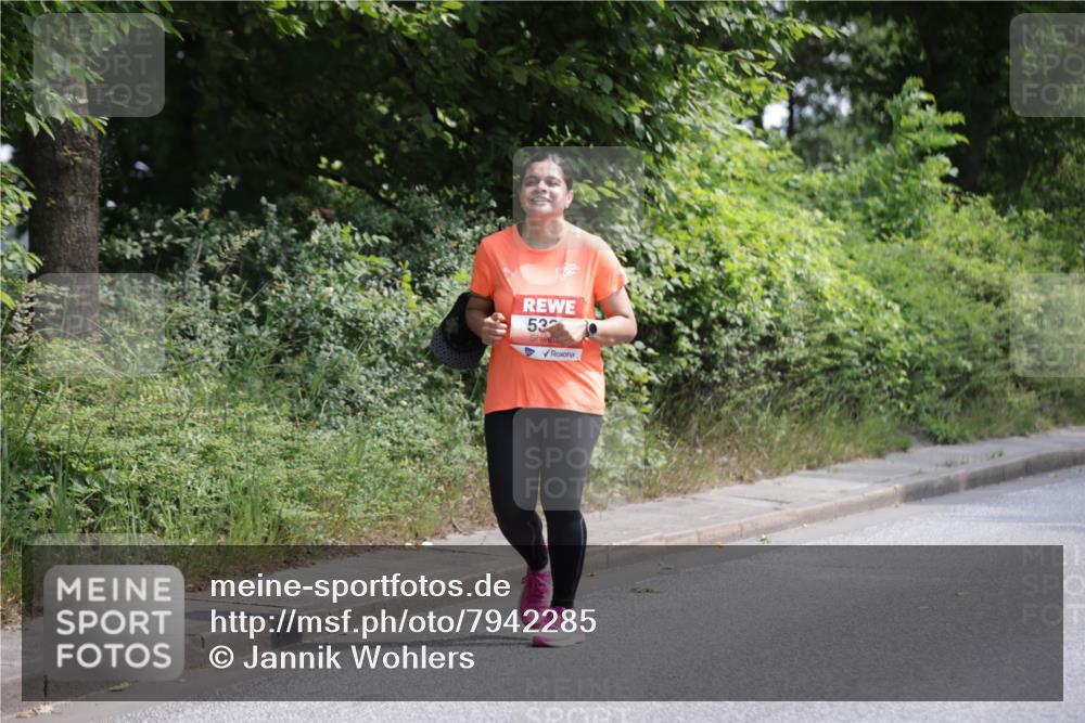 15.06.2025 - REWE Women's Run Jannik Wohlers http://msf.ph/oto/7942285 15.06.2025 10:15:52 Laufen 53 meine-sportfotos.de