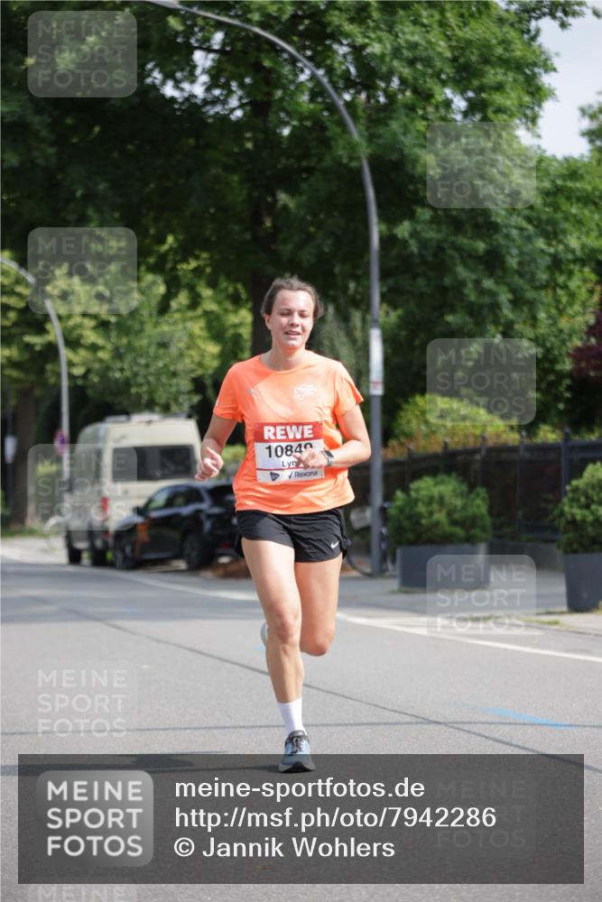15.06.2025 - REWE Women's Run Jannik Wohlers http://msf.ph/oto/7942286 15.06.2025 08:46:40 Laufen 10840 meine-sportfotos.de