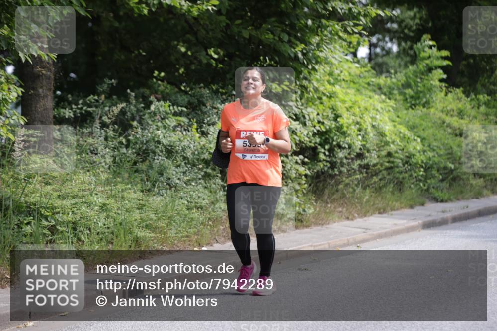 15.06.2025 - REWE Women's Run Jannik Wohlers http://msf.ph/oto/7942289 15.06.2025 10:15:52 Laufen 5333 meine-sportfotos.de