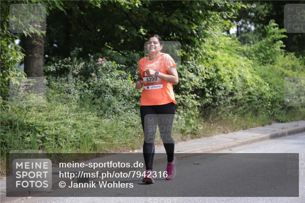 15.06.2025 - REWE Women's Run Jannik Wohlers http://msf.ph/oto/7942316 15.06.2025 10:15:52 Laufen 5399 meine-sportfotos.de