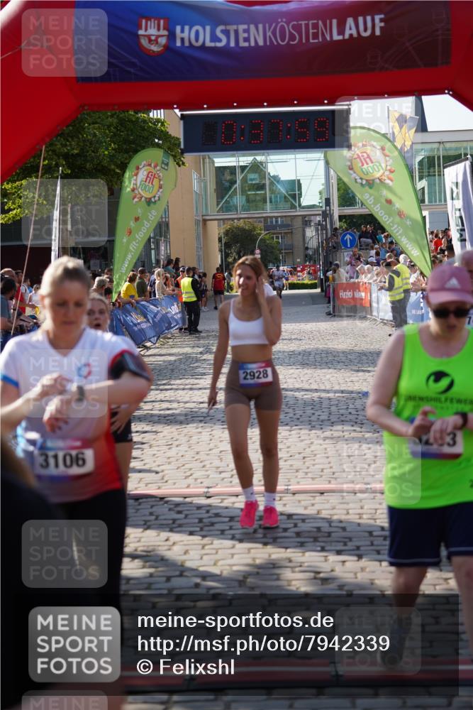 13.06.2025 - Holstenköstenlauf Felixshl http://msf.ph/oto/7942339 13.06.2025 18:08:00 Laufen 2335, 2647, 2922, 2928, 3106, 3243, 3283, 3747 meine-sportfotos.de