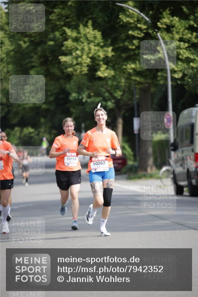 15.06.2025 - REWE Women's Run Jannik Wohlers http://msf.ph/oto/7942352 15.06.2025 08:46:42 Laufen 10158, 10262 meine-sportfotos.de
