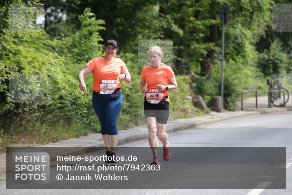 15.06.2025 - REWE Women's Run Jannik Wohlers http://msf.ph/oto/7942363 15.06.2025 10:15:55 Laufen 5650, 5386 meine-sportfotos.de