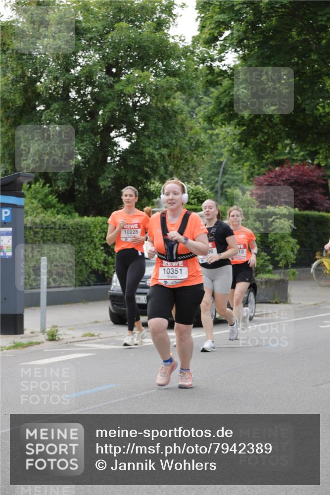 15.06.2025 - REWE Women's Run Jannik Wohlers http://msf.ph/oto/7942389 15.06.2025 08:28:38 Laufen 10226, 10351, 60, 13 meine-sportfotos.de