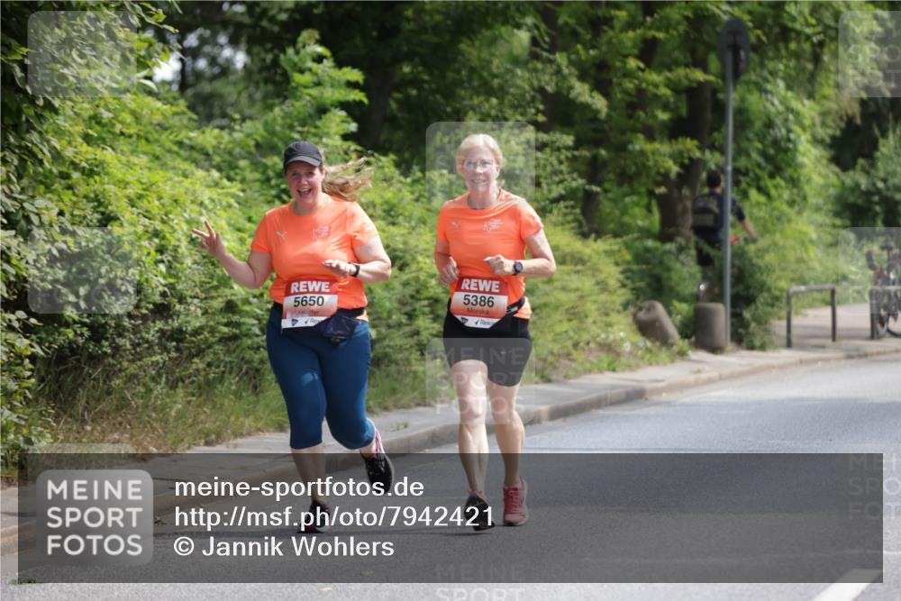 15.06.2025 - REWE Women's Run Jannik Wohlers http://msf.ph/oto/7942421 15.06.2025 10:15:55 Laufen 5650, 5386 meine-sportfotos.de