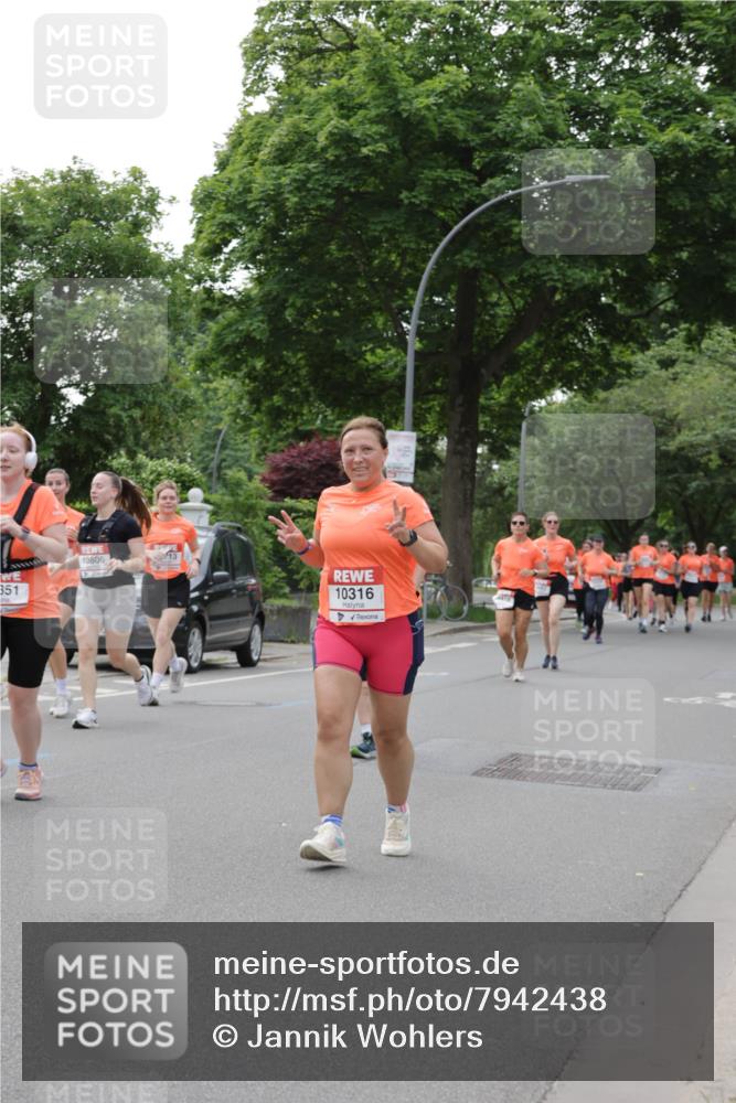 15.06.2025 - REWE Women's Run Jannik Wohlers http://msf.ph/oto/7942438 15.06.2025 08:28:38 Laufen 10316 meine-sportfotos.de