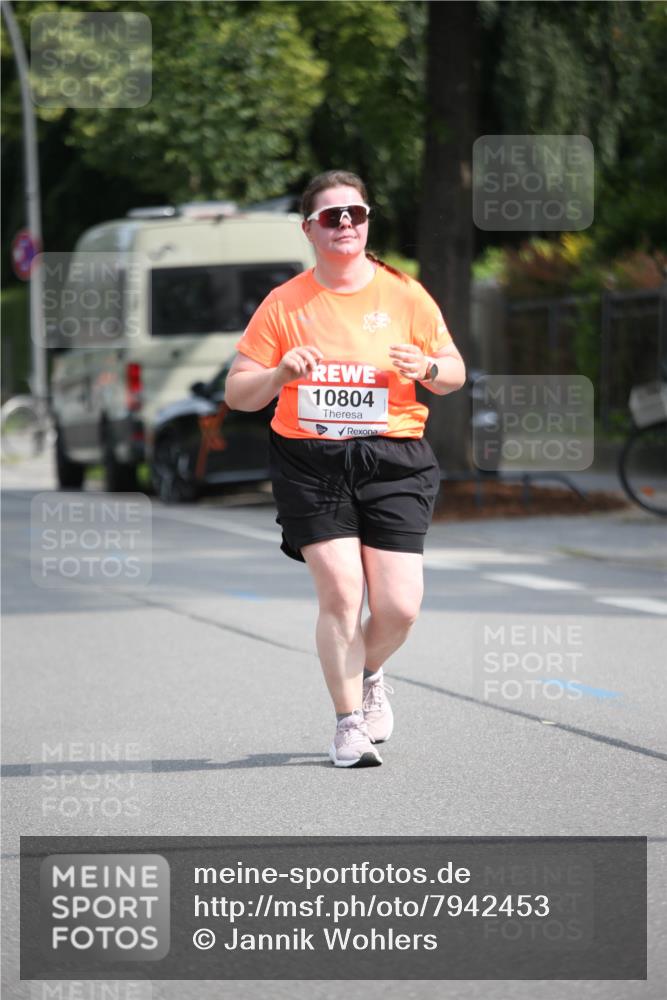 15.06.2025 - REWE Women's Run Jannik Wohlers http://msf.ph/oto/7942453 15.06.2025 10:00:28 Laufen 10804 meine-sportfotos.de