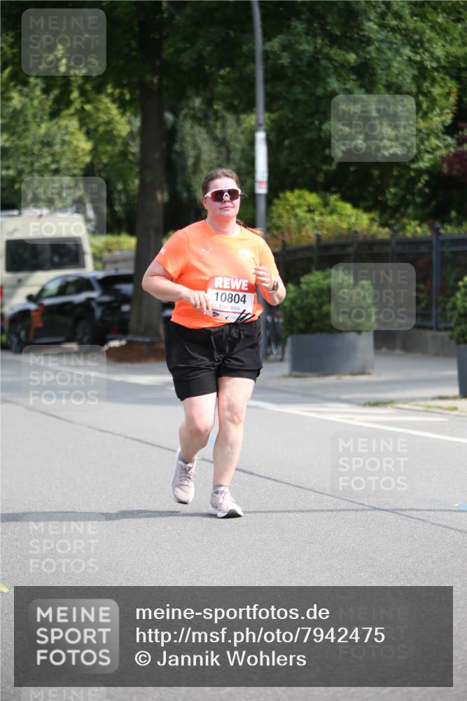 15.06.2025 - REWE Women's Run Jannik Wohlers http://msf.ph/oto/7942475 15.06.2025 10:00:29 Laufen 10804 meine-sportfotos.de