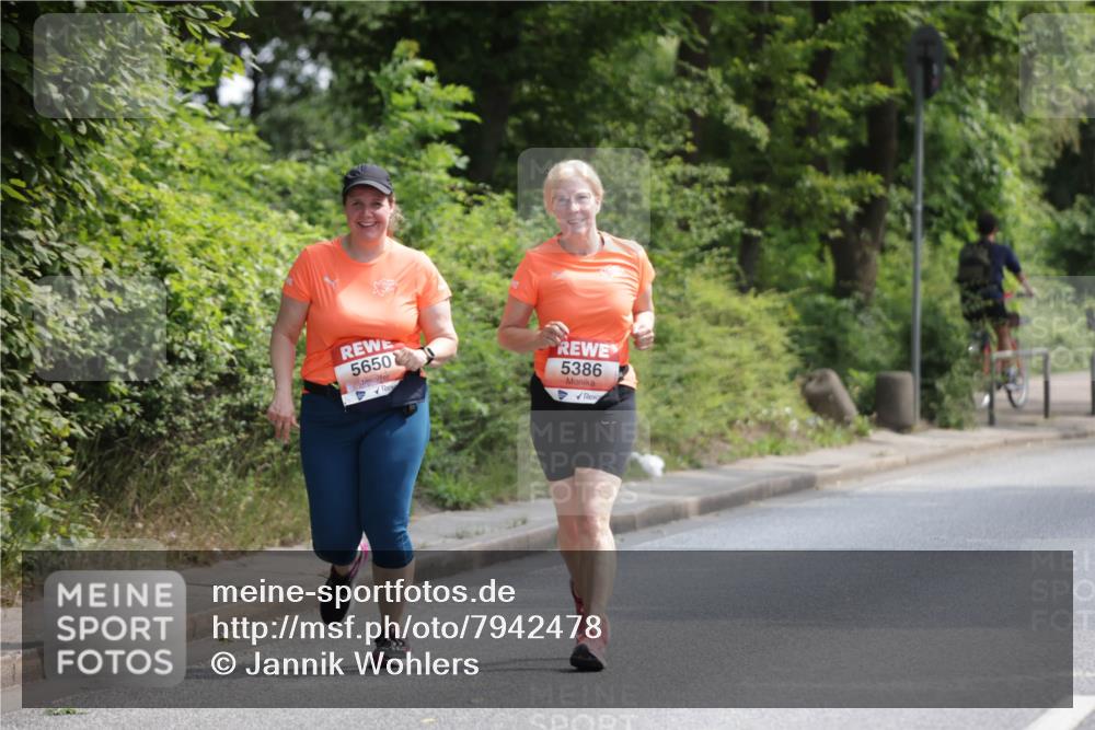 15.06.2025 - REWE Women's Run Jannik Wohlers http://msf.ph/oto/7942478 15.06.2025 10:15:56 Laufen 5650, 5386 meine-sportfotos.de