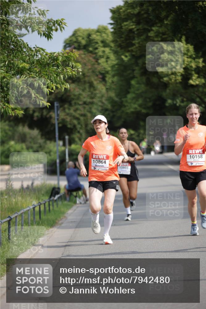 15.06.2025 - REWE Women's Run Jannik Wohlers http://msf.ph/oto/7942480 15.06.2025 08:46:44 Laufen 10864, 10158, 10865 meine-sportfotos.de