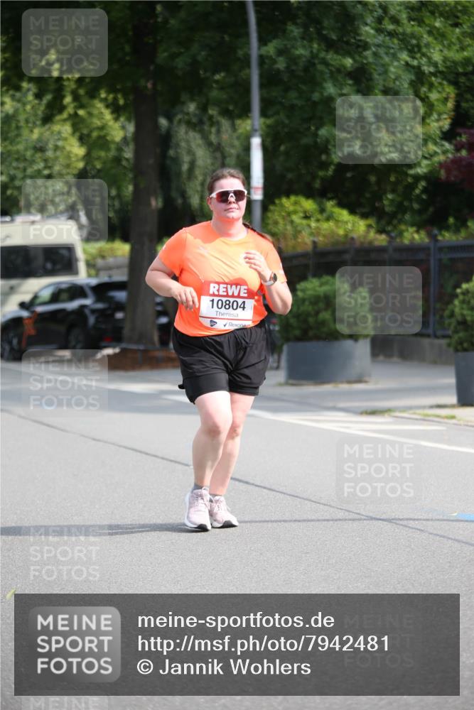 15.06.2025 - REWE Women's Run Jannik Wohlers http://msf.ph/oto/7942481 15.06.2025 10:00:30 Laufen 10804 meine-sportfotos.de