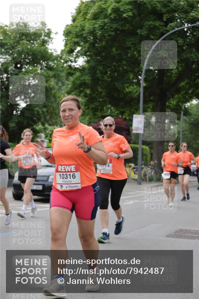 15.06.2025 - REWE Women's Run Jannik Wohlers http://msf.ph/oto/7942487 15.06.2025 08:28:39 Laufen 0713, 10316, 10774 meine-sportfotos.de