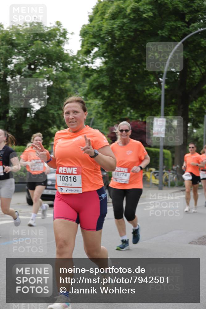 15.06.2025 - REWE Women's Run Jannik Wohlers http://msf.ph/oto/7942501 15.06.2025 08:28:39 Laufen 10316, 10774 meine-sportfotos.de