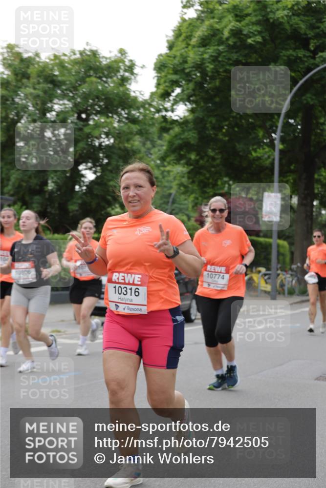 15.06.2025 - REWE Women's Run Jannik Wohlers http://msf.ph/oto/7942505 15.06.2025 08:28:39 Laufen 10806, 10316, 10774 meine-sportfotos.de