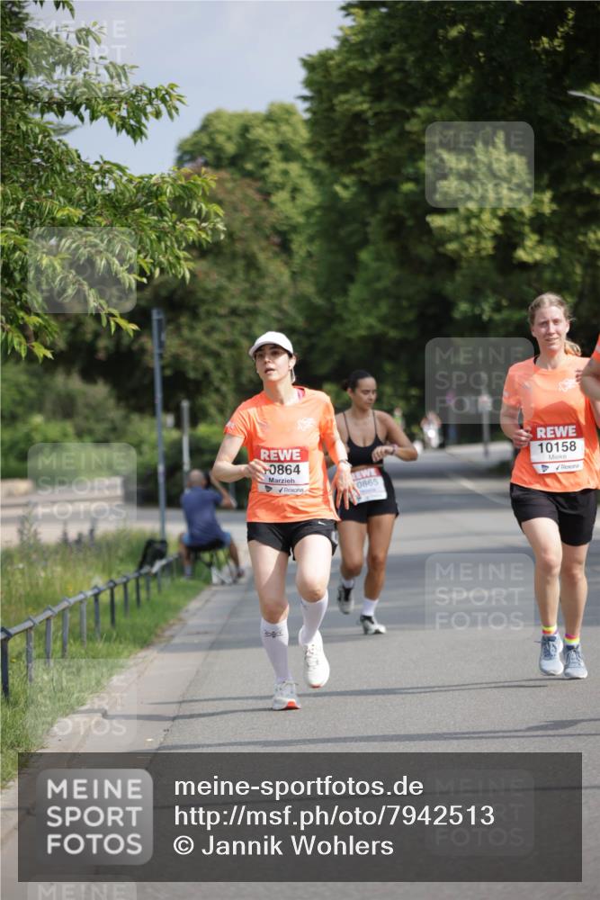 15.06.2025 - REWE Women's Run Jannik Wohlers http://msf.ph/oto/7942513 15.06.2025 08:46:44 Laufen 0864, 0865, 10158 meine-sportfotos.de