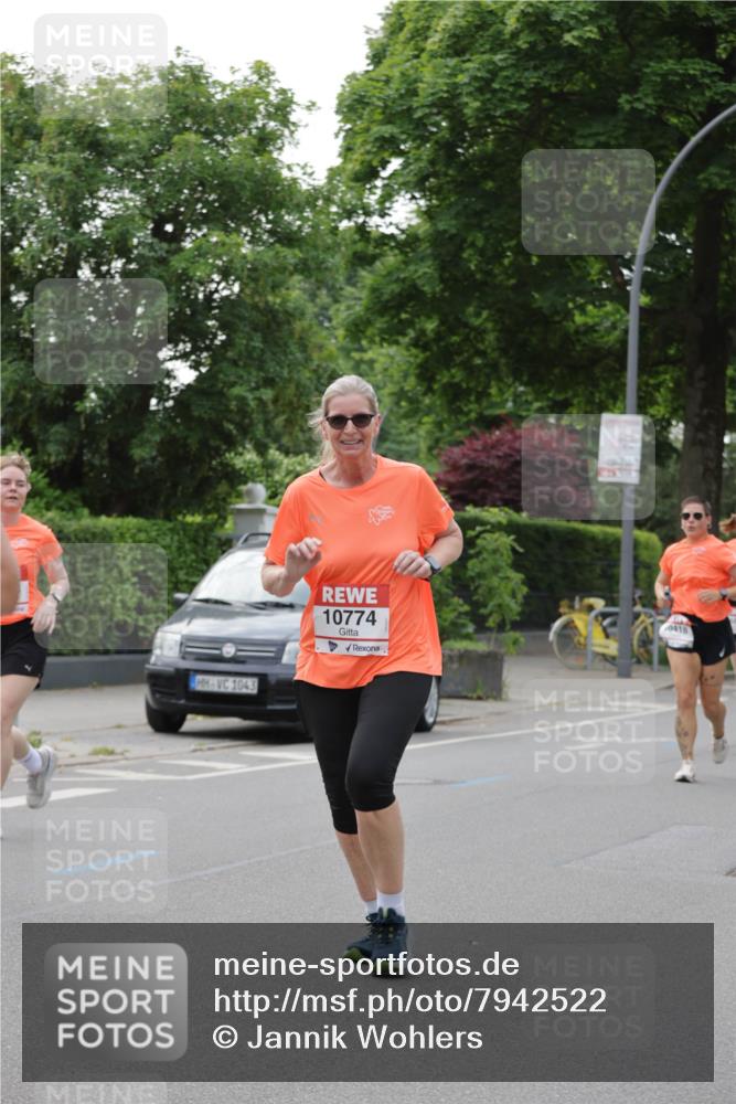 15.06.2025 - REWE Women's Run Jannik Wohlers http://msf.ph/oto/7942522 15.06.2025 08:28:40 Laufen 1043, 10774, 0418 meine-sportfotos.de