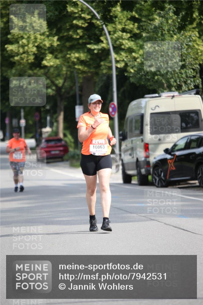 15.06.2025 - REWE Women's Run Jannik Wohlers http://msf.ph/oto/7942531 15.06.2025 10:00:40 Laufen 10863 meine-sportfotos.de