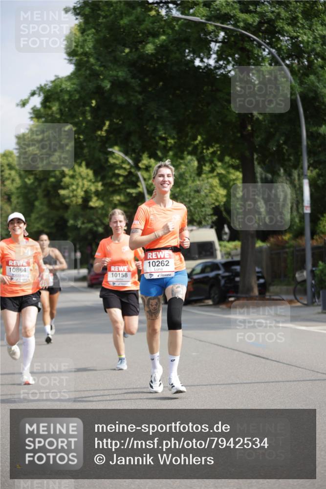 15.06.2025 - REWE Women's Run Jannik Wohlers http://msf.ph/oto/7942534 15.06.2025 08:46:45 Laufen 10864, 10262, 10158 meine-sportfotos.de