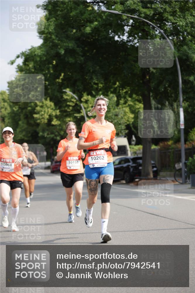 15.06.2025 - REWE Women's Run Jannik Wohlers http://msf.ph/oto/7942541 15.06.2025 08:46:45 Laufen 10262, 10158, 10864 meine-sportfotos.de