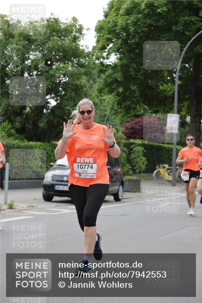 15.06.2025 - REWE Women's Run Jannik Wohlers http://msf.ph/oto/7942553 15.06.2025 08:28:40 Laufen 10774, 0418 meine-sportfotos.de