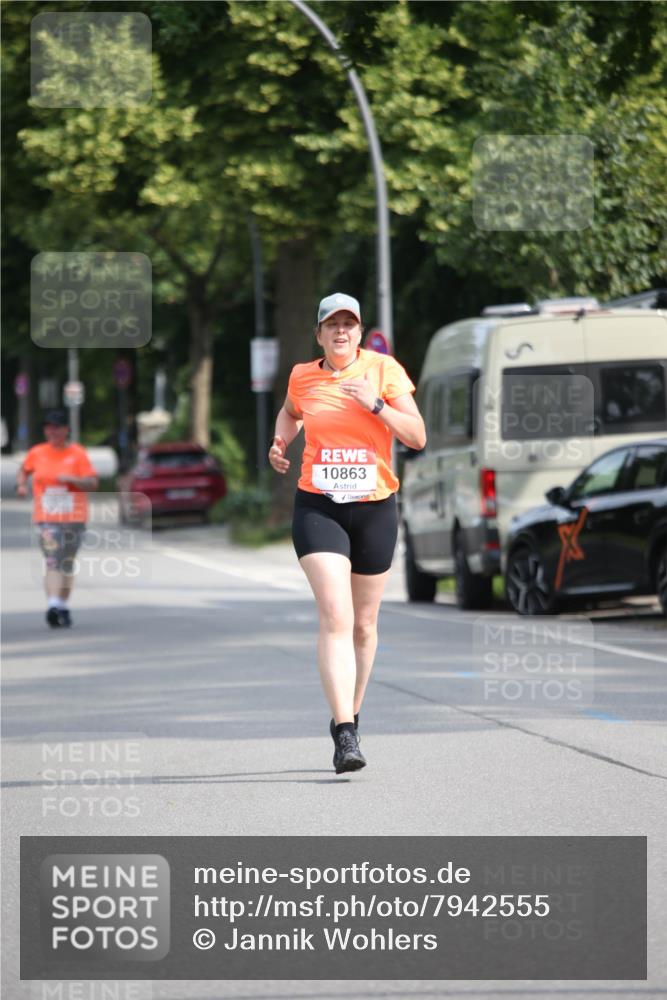 15.06.2025 - REWE Women's Run Jannik Wohlers http://msf.ph/oto/7942555 15.06.2025 10:00:40 Laufen 10863 meine-sportfotos.de