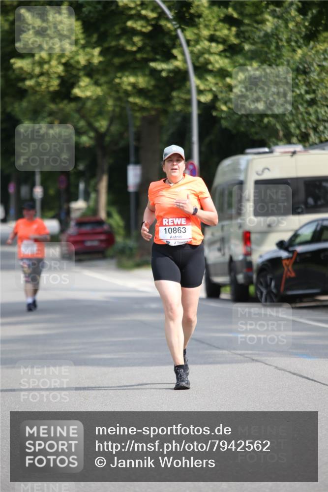 15.06.2025 - REWE Women's Run Jannik Wohlers http://msf.ph/oto/7942562 15.06.2025 10:00:40 Laufen 10863 meine-sportfotos.de
