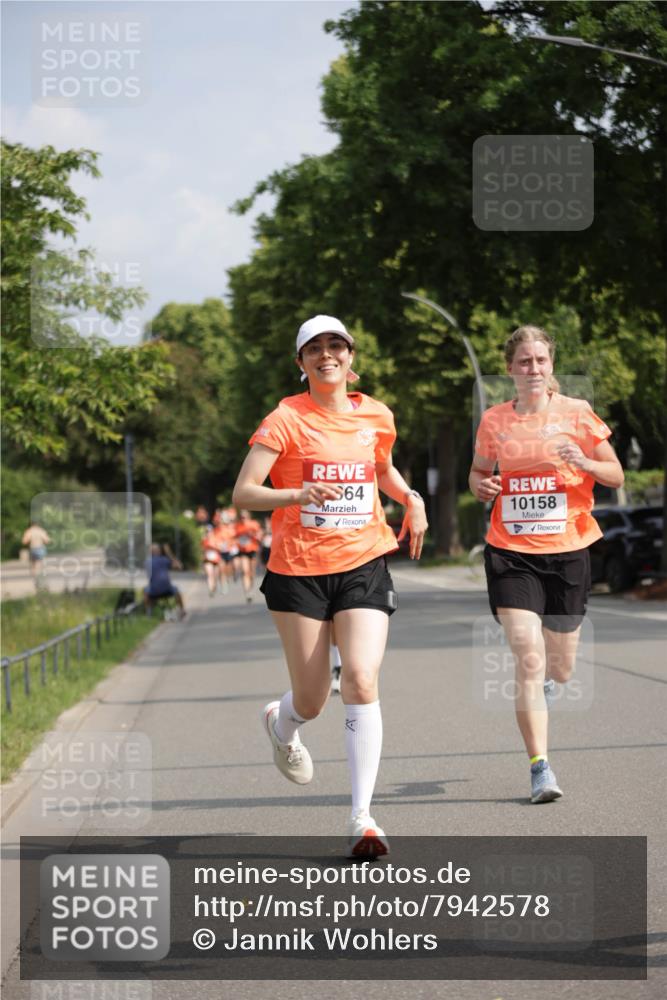 15.06.2025 - REWE Women's Run Jannik Wohlers http://msf.ph/oto/7942578 15.06.2025 08:46:46 Laufen 64, 10158 meine-sportfotos.de
