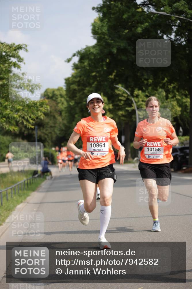 15.06.2025 - REWE Women's Run Jannik Wohlers http://msf.ph/oto/7942582 15.06.2025 08:46:47 Laufen 10864, 10158 meine-sportfotos.de
